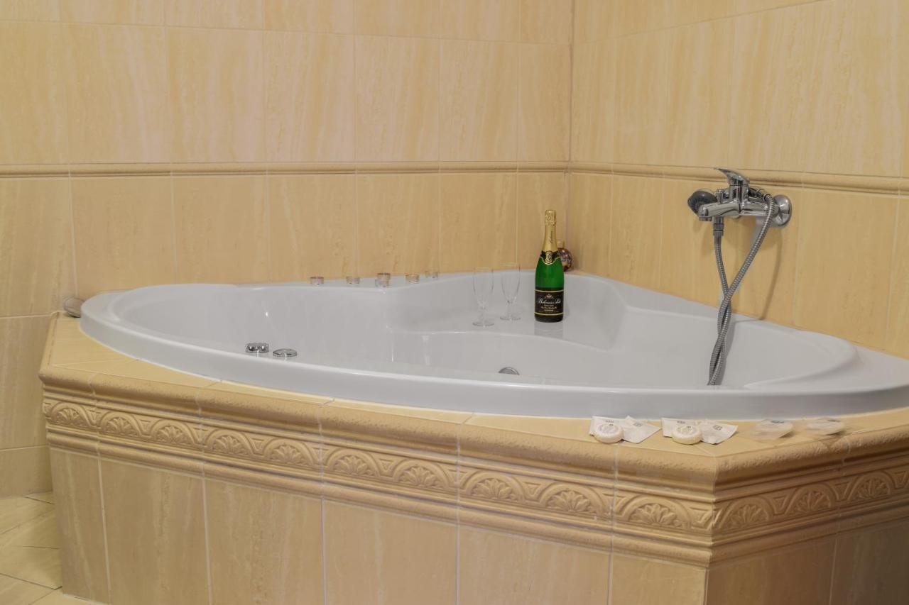 Hotel La Rosa Фридек-Мистек Экстерьер фото